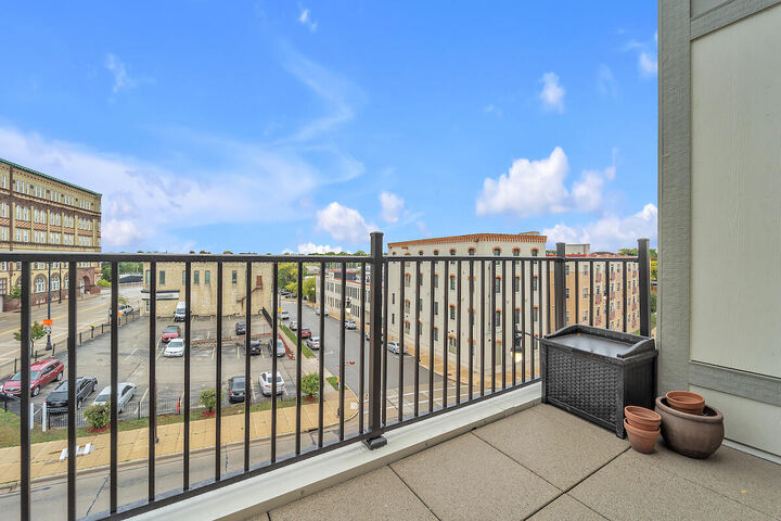 Property Photo: 141 Main St 420 WI 53403