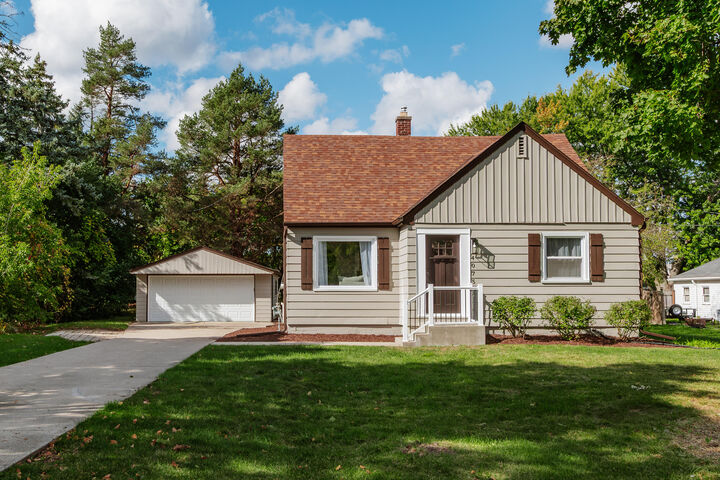 4075 N 127th St  Brookfield WI 53005 photo