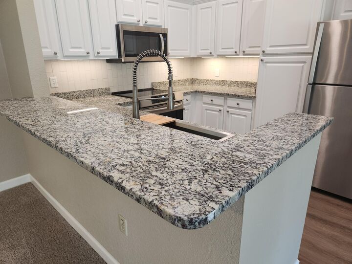 Property Photo: 2740 Northview Rd 102 WI 53188