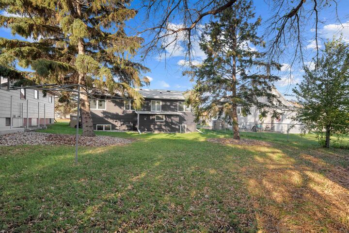 Property Photo: 1223 SW 5th Street ND 58701