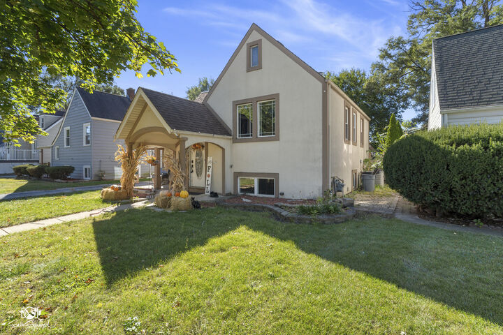 Property Photo: 14826 Karlov Avenue IL 60445