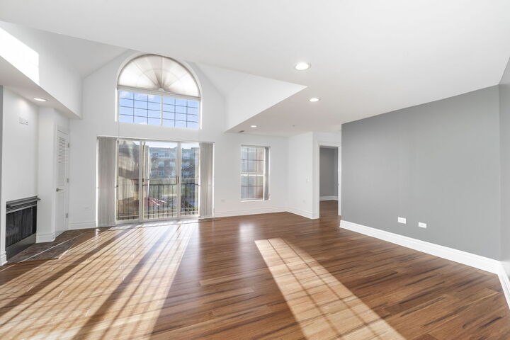 Property Photo:  1800 Dewes Street 309  IL 60025 