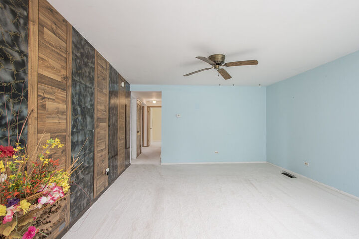 Property Photo: 12901 S Muskegon Avenue IL 60633