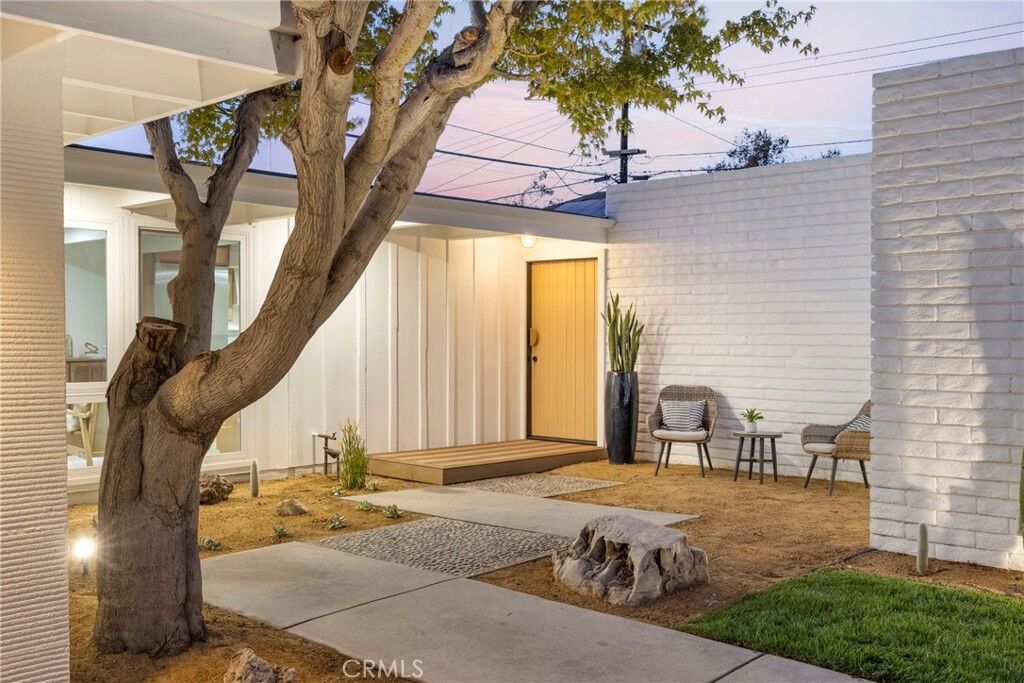 Property Photo:  3391 Rossmoor Way  CA 90720