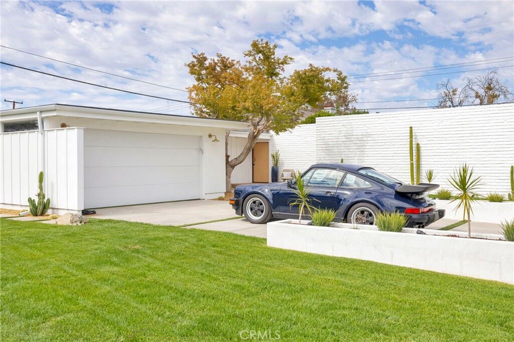 Property Photo: 3391 Rossmoor Way CA 90720