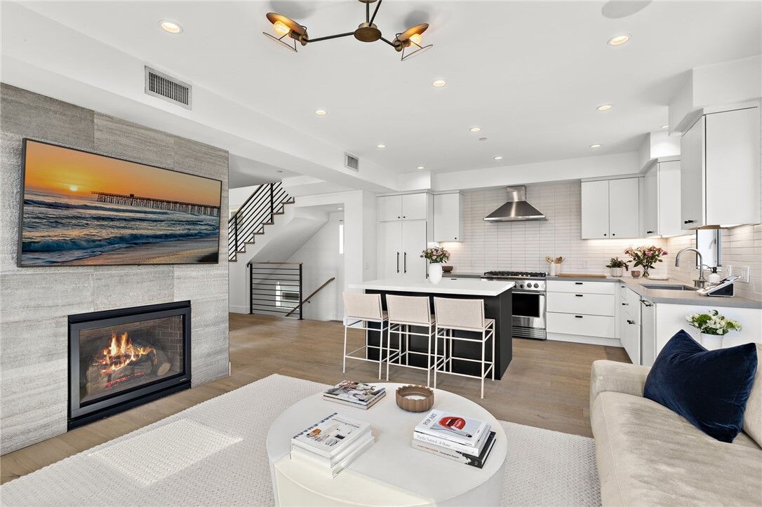 Property Photo: 210 1/2 Orange Street CA 92663