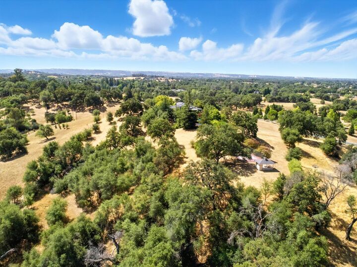 Property Photo: 2545 Meadow Creek Road CA 95648