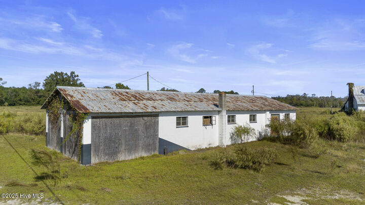 Property Photo: 2438 White Oak River Road NC 28555