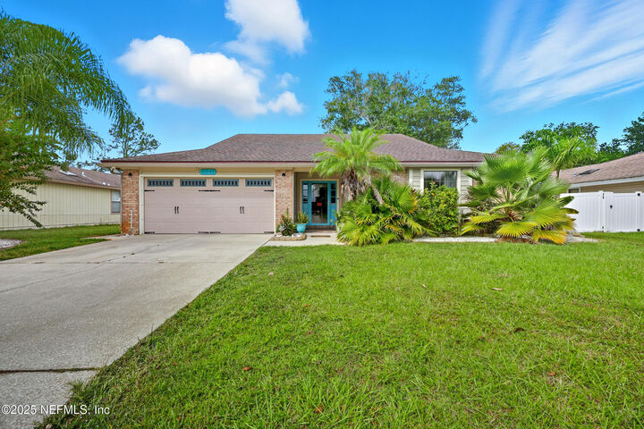 Property Photo: 10240 Huntington Forest Boulevard E FL 32257