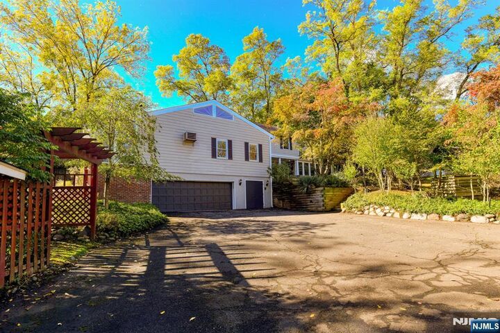 Property Photo:  689 Blue Hill Road  NJ 07675 