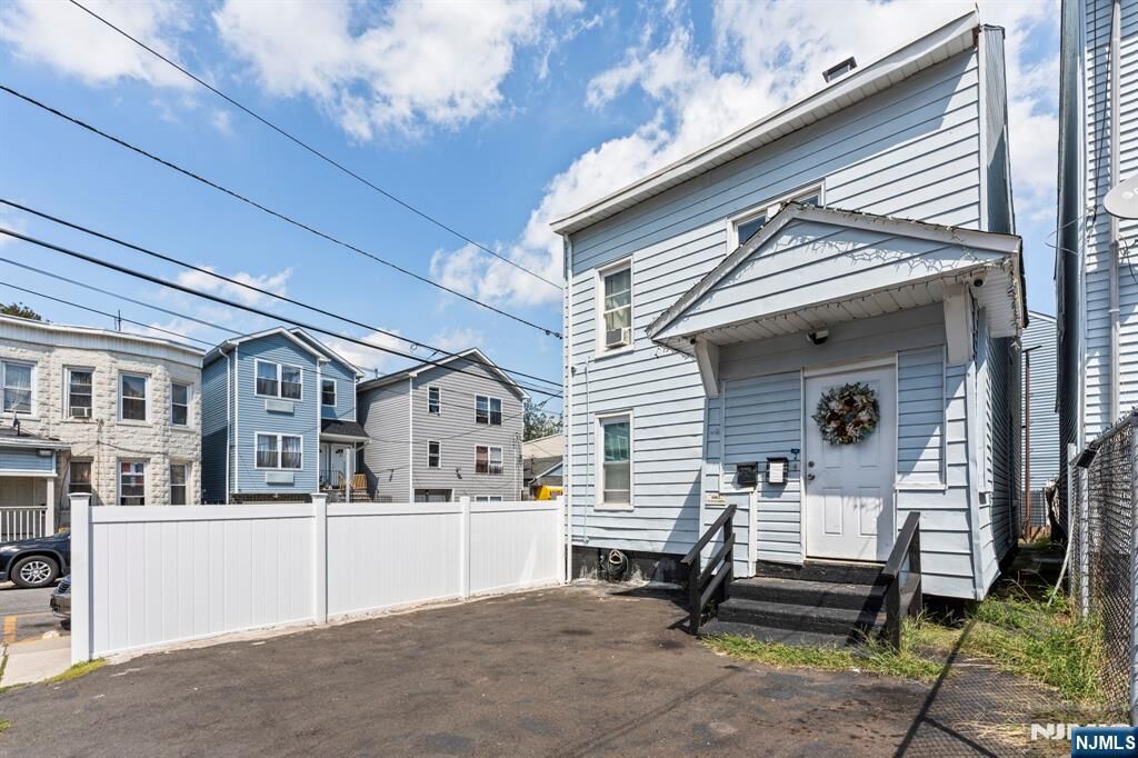 Property Photo:  1 Park Place  NJ 07524 