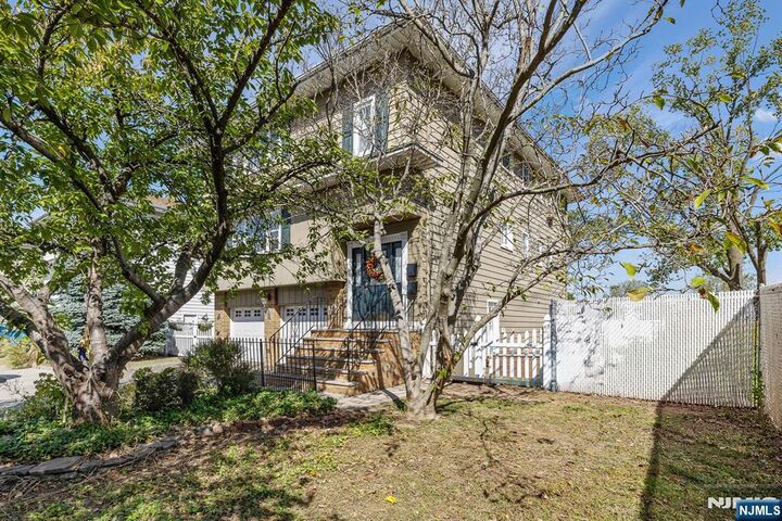 Property Photo:  22 Acorn Road  NJ 07094 