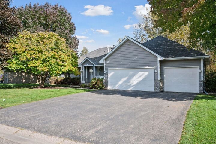 Property Photo:  4950 Valley Forge Lane N  MN 55442 