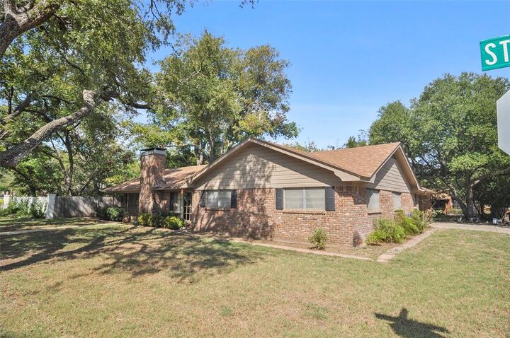 Property Photo: 1107 Stanwood Avenue TX 76033