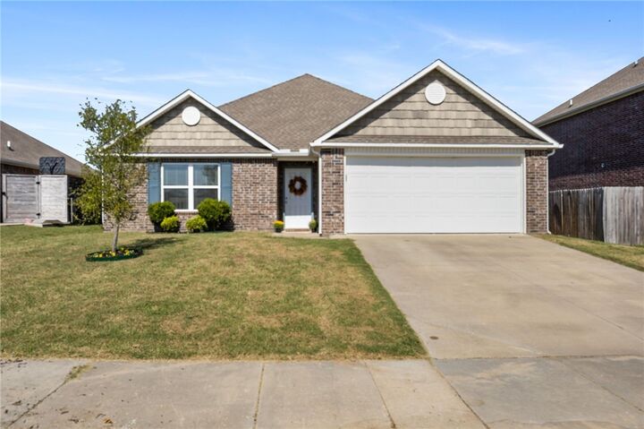 1201 E Ridge View Drive  Siloam Springs AR 72761 photo