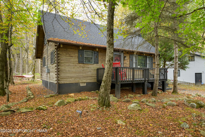 Property Photo: 9066 Idlewild Drive PA 18466