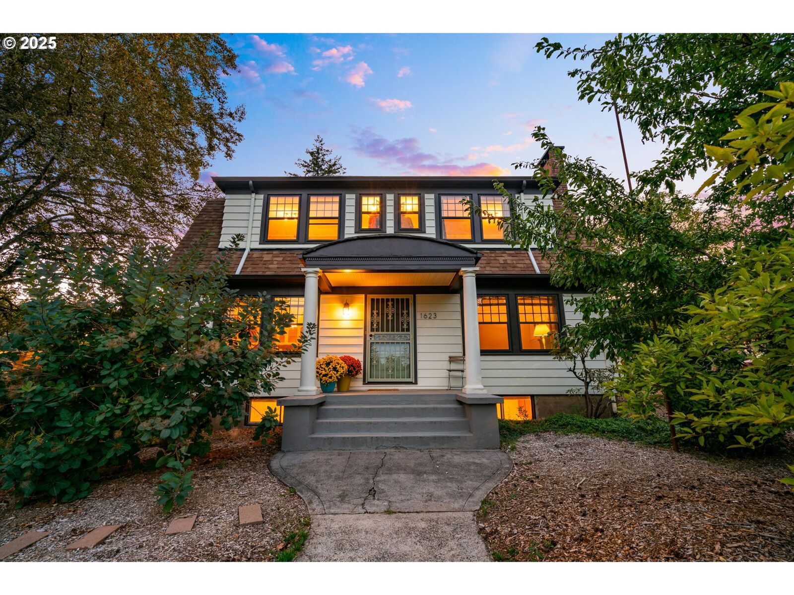 Property Photo:  1623 Division St  WA 98607 