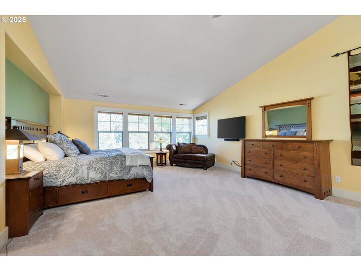 Property Photo: 3648 Fairhaven Dr OR 97068