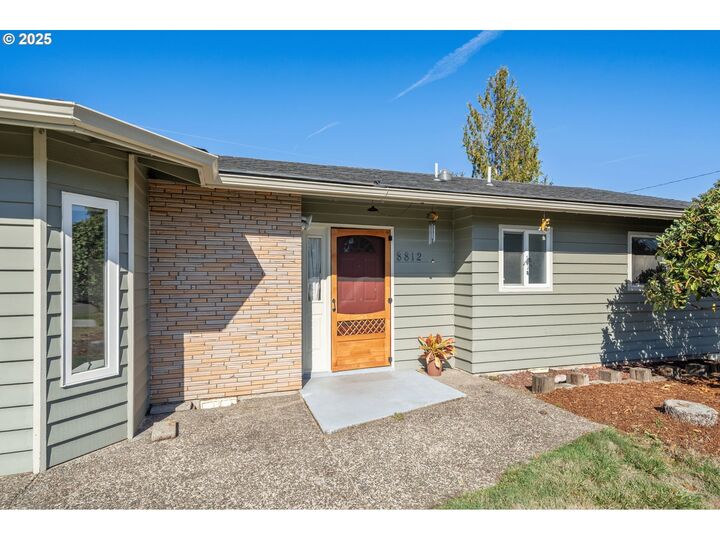 Property Photo: 8812 NE 60th St WA 98662