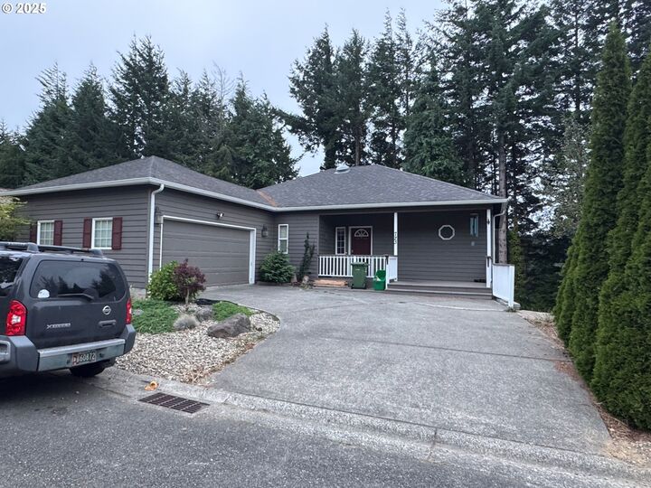 723 N 8th Loop  Coos Bay OR 97420 photo