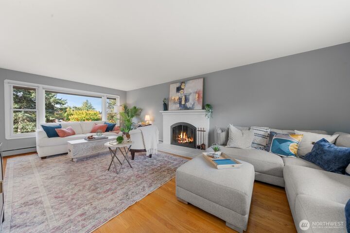 Property Photo: 6545 47th Avenue NE WA 98115