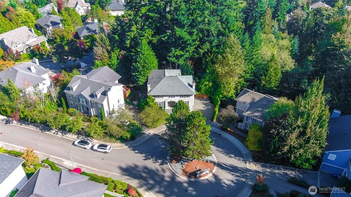 Property Photo:  4952  160th Court SE  WA 98006 