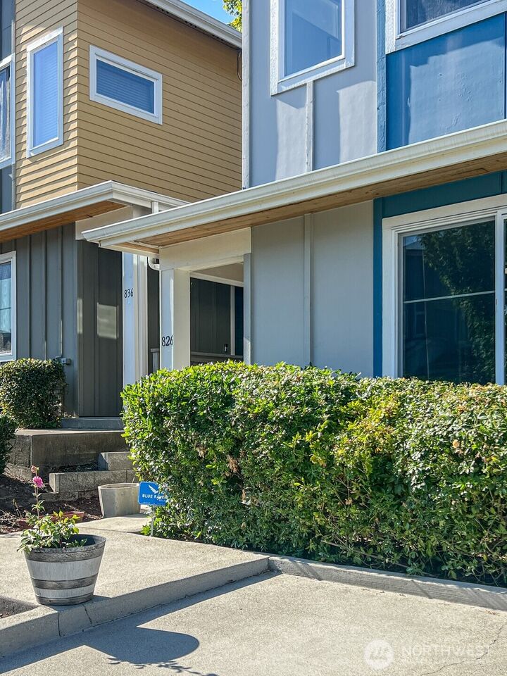 Property Photo: 826 SW 96th Place WA 98106