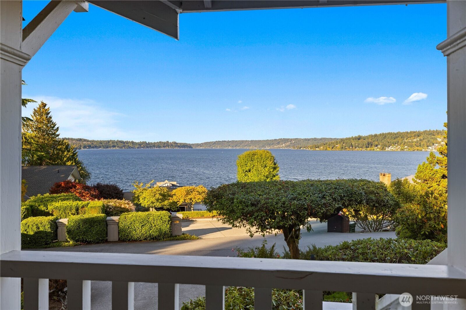 Property Photo: 17453 SE 40th Place WA 98008