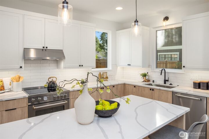 Property Photo:  11125  105th Avenue NE  WA 98033 