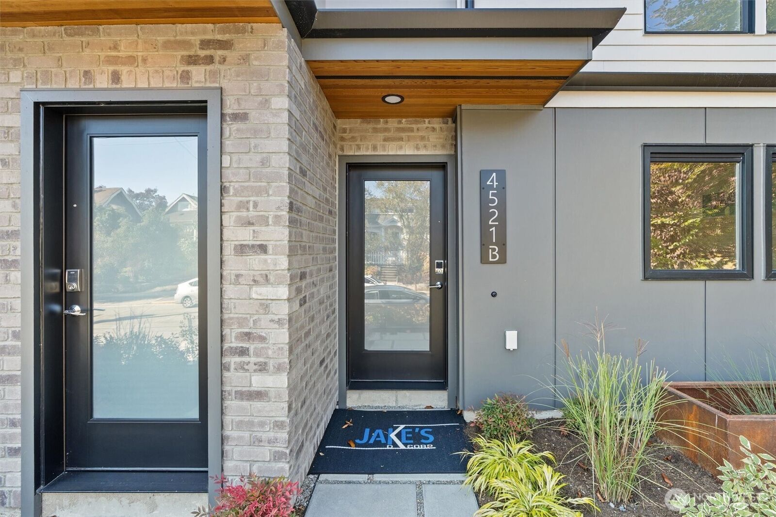 Property Photo: 4521 B Bagley Avenue N WA 98103