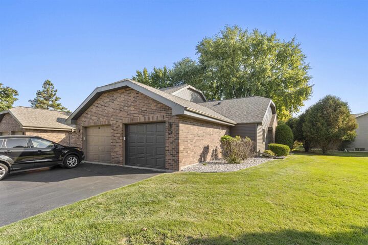 62 Spencer Village Court  Appleton WI 54914 photo