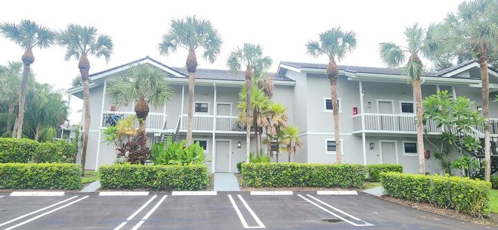 11863 Wimbledon Circle 416  Wellington FL 33414 photo