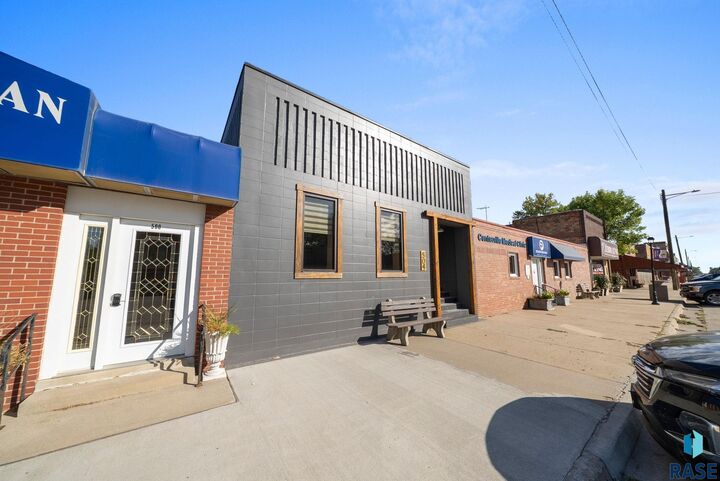 Property Photo: 504 Broadway St SD 57004