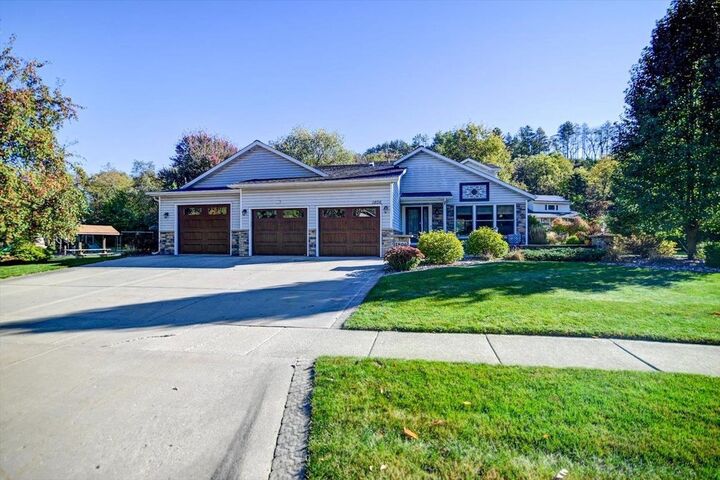 Property Photo: 1806 Ludden Drive WI 53528