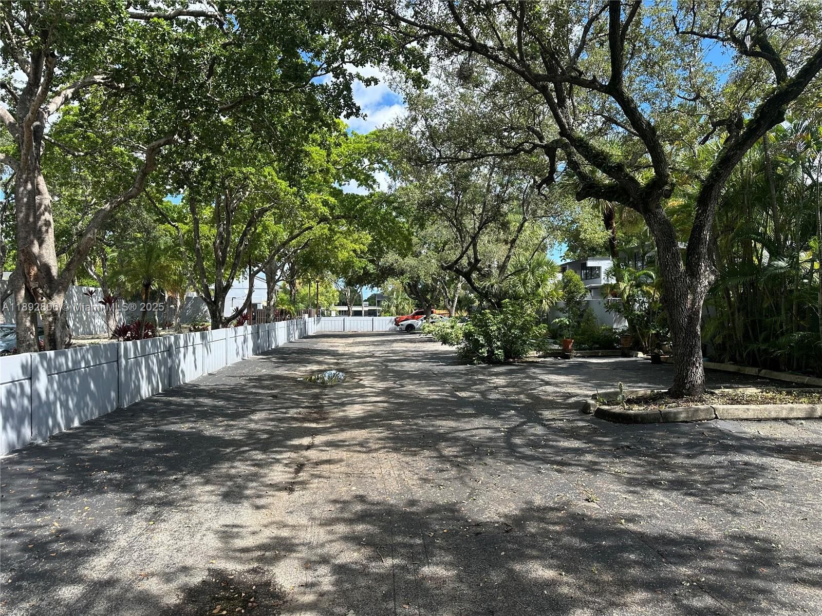 Property Photo: 6408 Windmill Gate Rd FL 33014