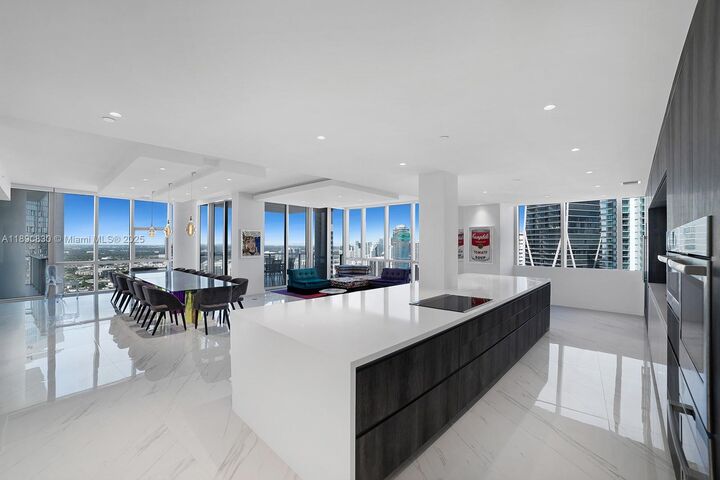 Property Photo:  851 NE 1st Ave 4401/4402  FL 33132 