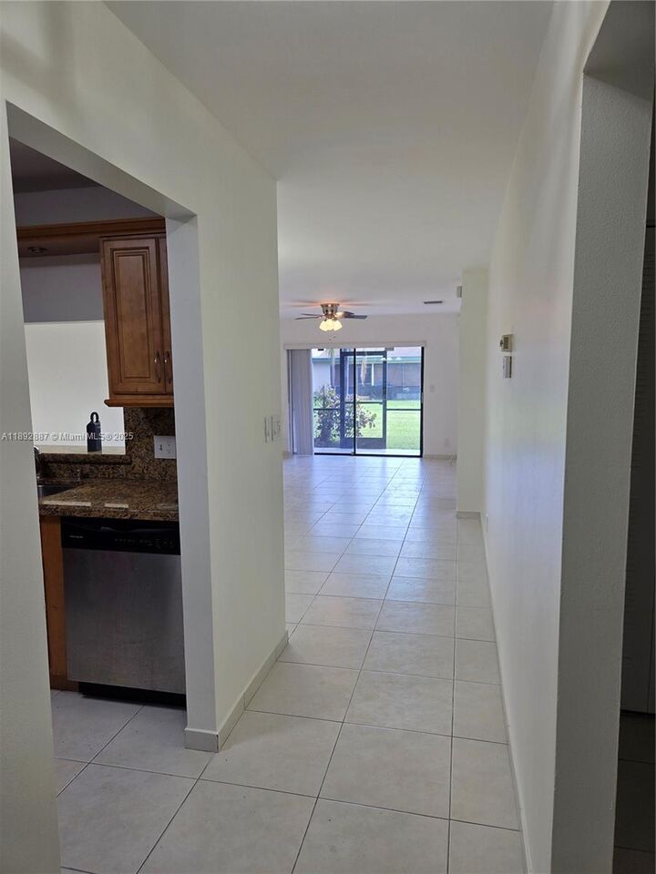 Property Photo: 460 Lakeview Drive 2 FL 33326