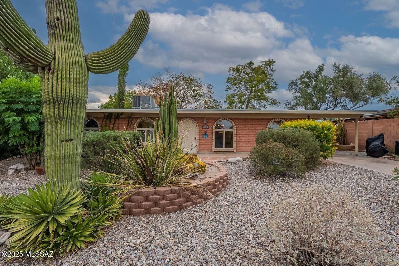 Property Photo: 3150 S Eastview Avenue AZ 85730