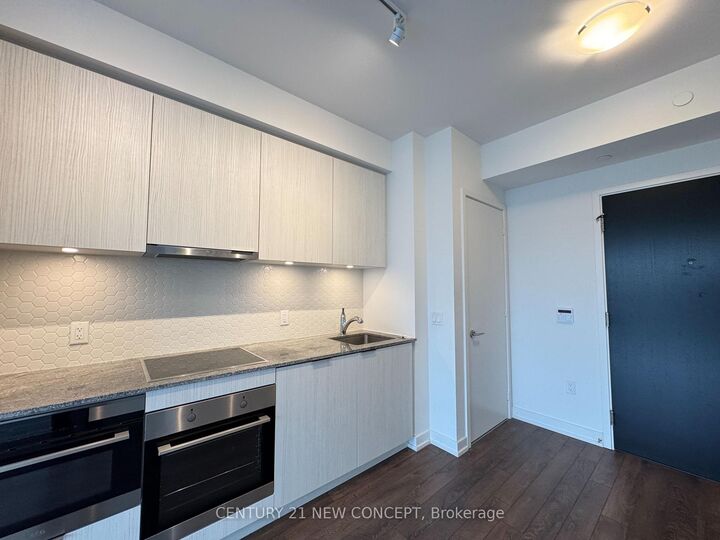 Property Photo:  158 Front Street E 1205  ON M5A 1E5 