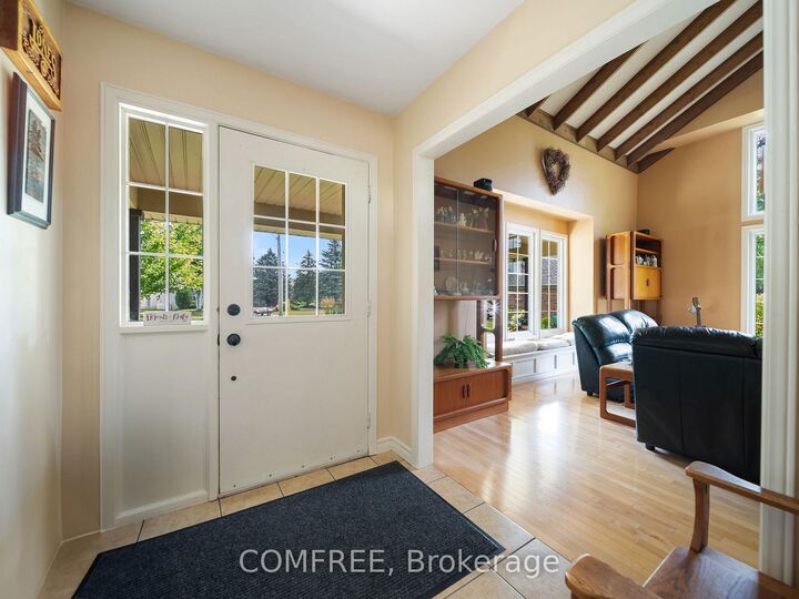 Photo de la propriété: 684 Glen Crescent ON L3V 6R3