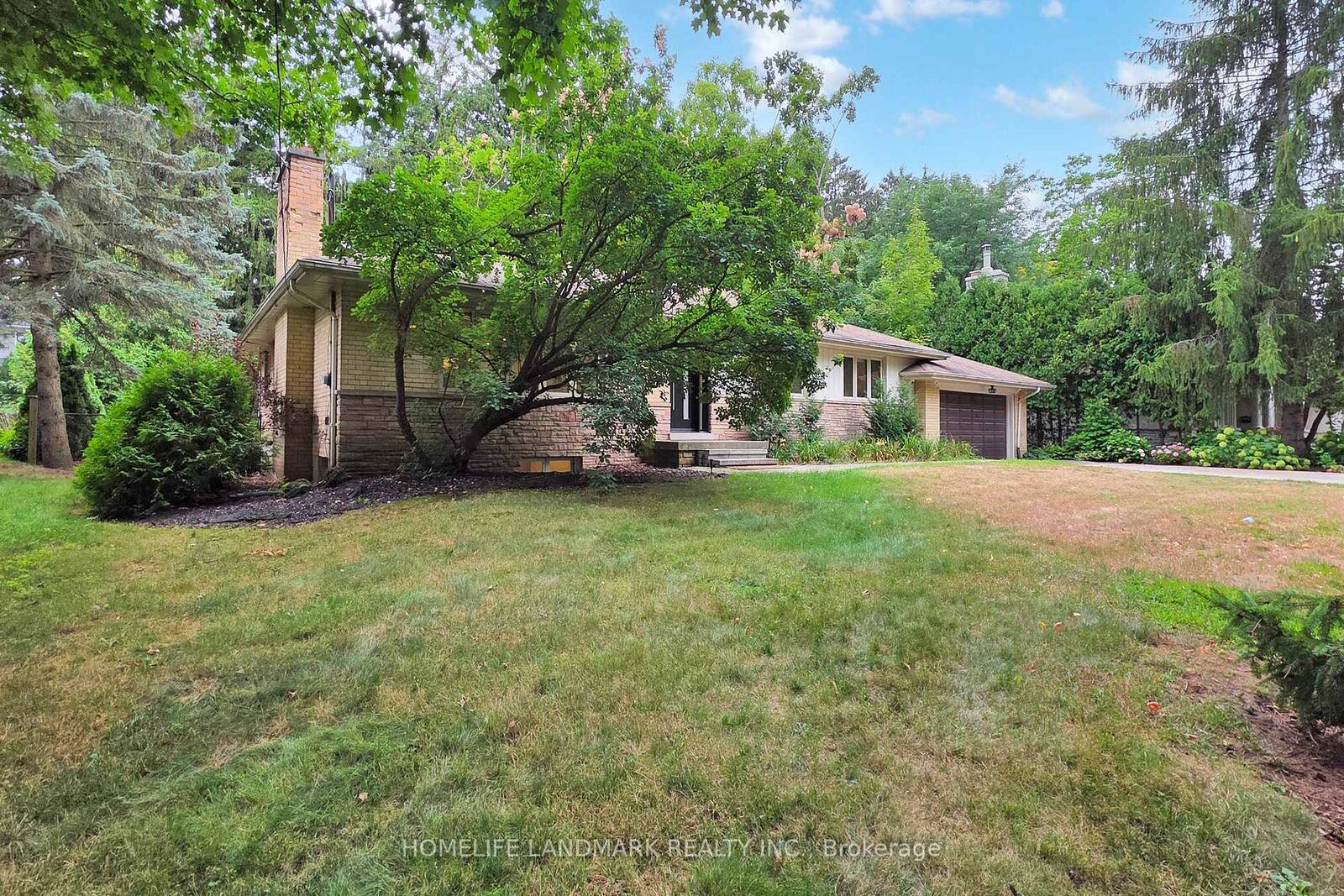 Property Photo: 456 Chamberlain Lane ON L6J 4H5