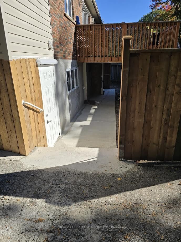 65 Park Crescent Bsmt B  Richmond Hill ON L4E 3J5 photo