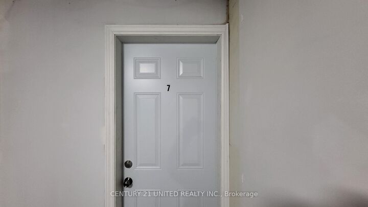Photo de la propriété: 172.5 Hunter Street 7 ON K9H 2L2