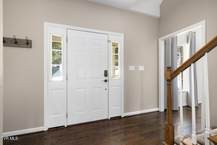 Property Photo: 209 Glen Oaks Drive TN 37615