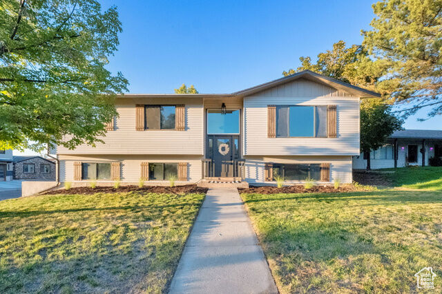 Property Photo: 1327 E Madrid Way S UT 84093
