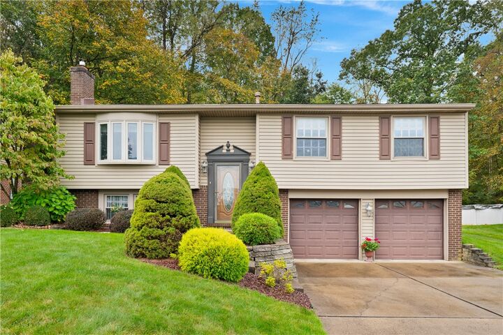 1244 Armstrong Dr  South Park PA 15129 photo
