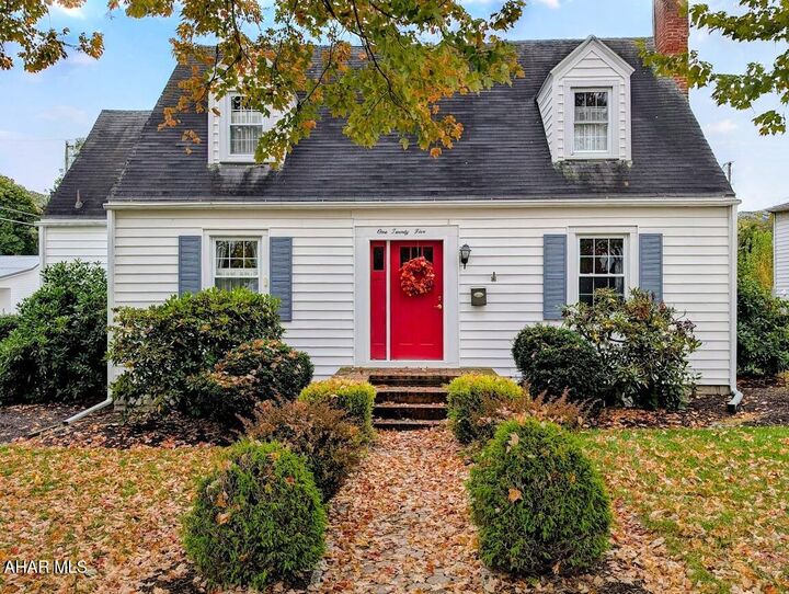 Property Photo:  125 Barclay Street  PA 15522 