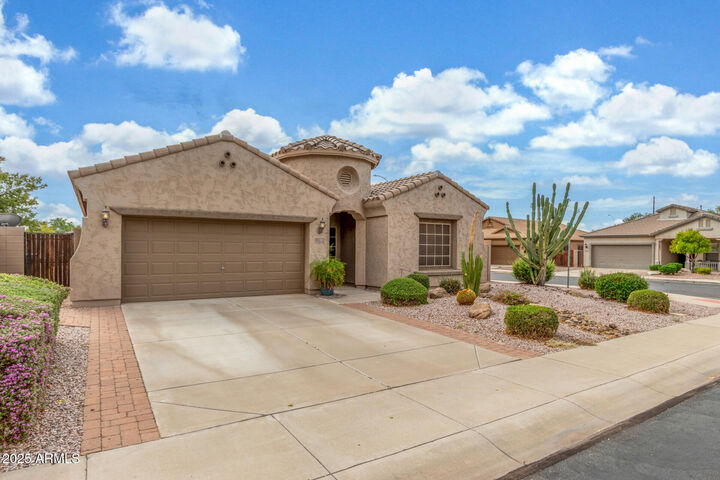 Property Photo: 10831 E Sylvan Avenue AZ 85212
