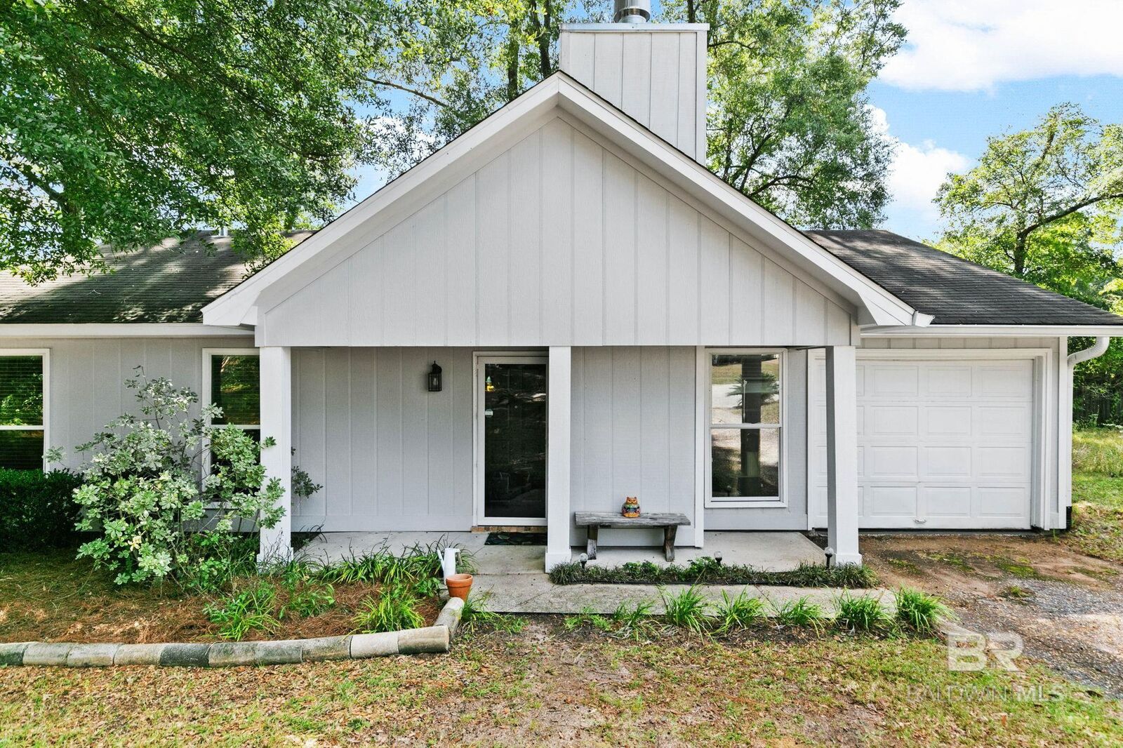 Property Photo: 5907 Windham Court AL 36608