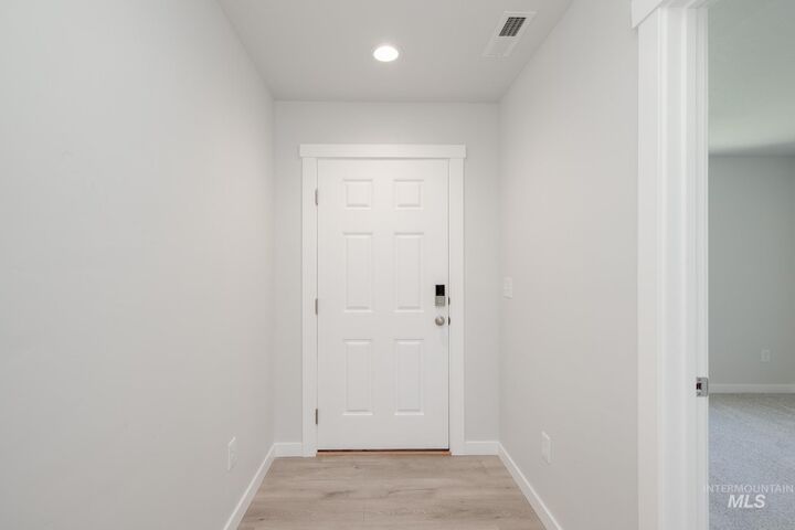 Property Photo: 6985 S Old Farm Ave ID 83642